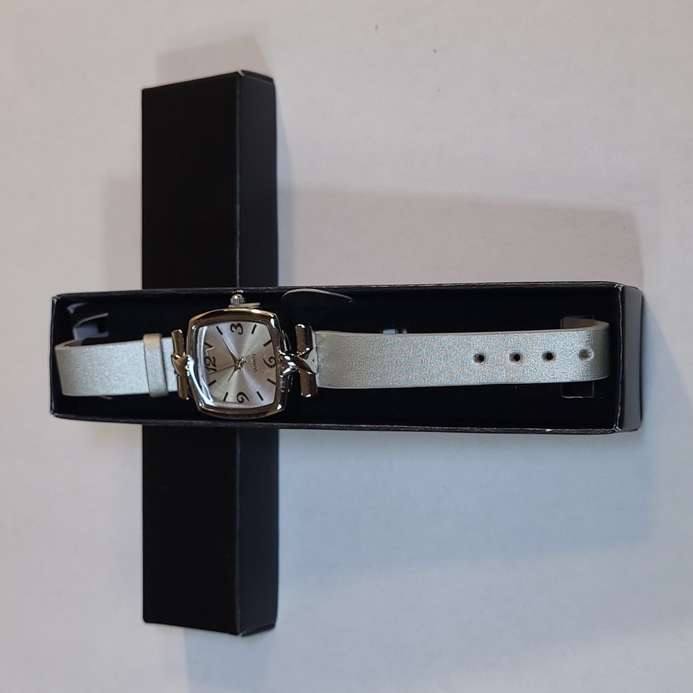Avon Quartz Elegant Silver Square Face Watch New In Box